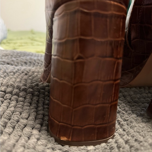 Dolce Vita Women's Brown Fashion Boot - Picture 7 of 9